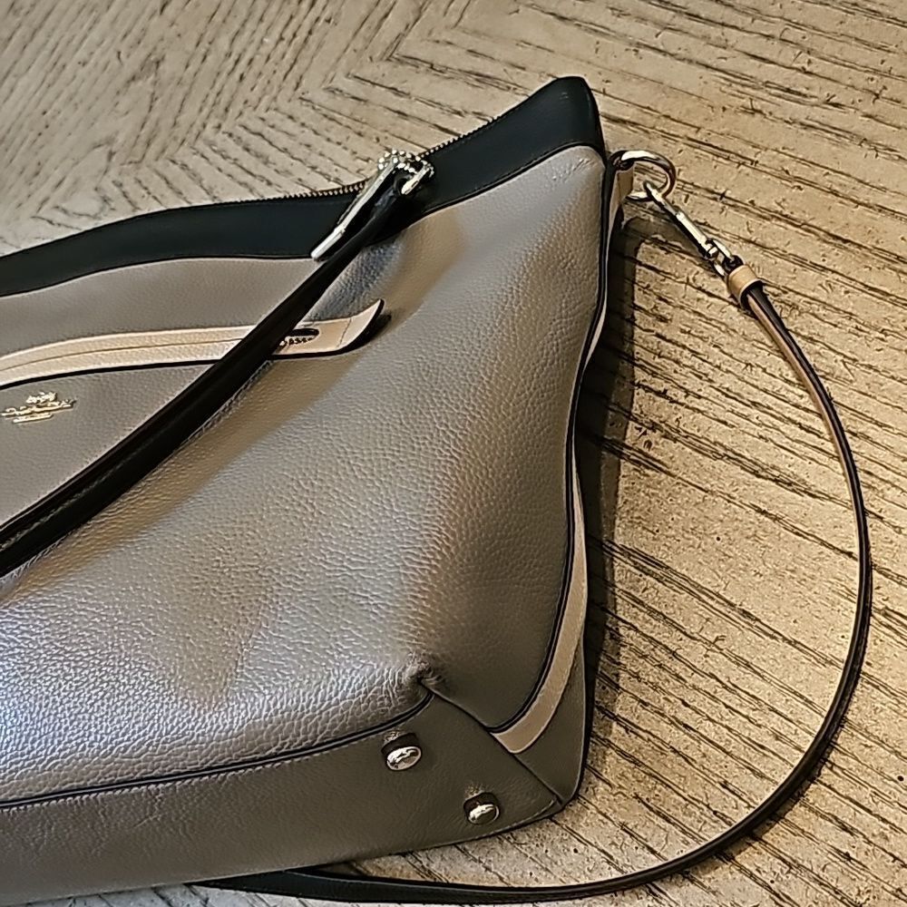 Coach leather purse tan black and taupe excellent new condition - Picture 4 of 12